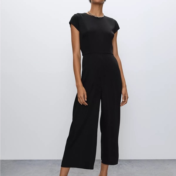 πΊ πΆ π³ π« Aritzia Babaton Hamptons Jumpsuit - Picture 2 of 12